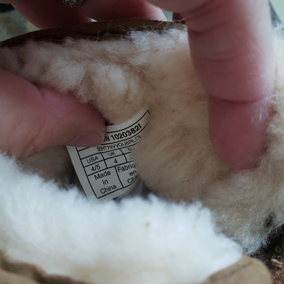 Nib! Ugg infant jesse bow metallic dot boots 4/5 - Picture 4 of 6